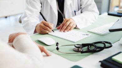 Τα-νησιά-«αναζητούν»-γιατρούς:-Προσφέρουν-δωρεάν-στέγη-και-επιδόματα