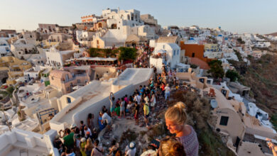 Σαντορίνη:-Σύλληψη-τριών-αλλοδαπών-«πορτοφολάδων»