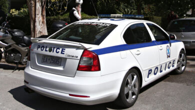 Συνελήφθη-16χρονη-στην-Αίγινα-που-απείλησε-με-σουγιά-συμμαθητές-στη-στάση-του-λεωφορείου