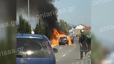 Δείτε-αυτοκίνητο-να-τυλίγεται-στις-φλόγες-στη-μέση-του-δρόμου-στη-Λάρισα