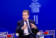 Χρυσοχοΐδης:-100-καταγγελίες-την-ημέρα-για-ενδοοικογενειακή-βία,-500-δράστες-στη-φυλακή