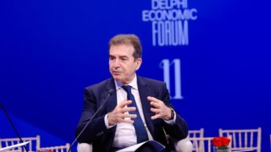 Χρυσοχοΐδης:-100-καταγγελίες-την-ημέρα-για-ενδοοικογενειακή-βία,-500-δράστες-στη-φυλακή