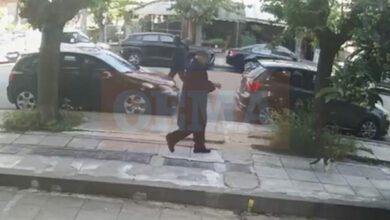 Βίντεο:-Η-στιγμή-που-ο-89χρονος-παίρνει-ταξί-για-να-πάει-στον-ΕΦΚΑ-Κεραμεικού