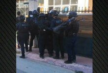 Δείτε-βίντεο-με-την-έφοδο-της-ΕΛΑΣ-σε-οικισμούς-Ρομά-στο-Μενίδι,-βρήκαν-ολόκληρο-οπλοστάσιο