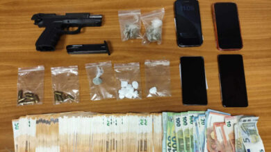 Σύλληψη-δύο-ατόμων-για-ναρκωτικά-και-όπλο-στο-Περιστέρι