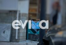 Χαλκίδα:-Μηχανή-έπεσε-με-την-όπισθεν-σε-είσοδο-φούρνου