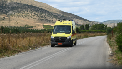 Περιπολικό-παρέσυρε-12χρονη-έξω-από-δημοτικό-σχολείο-στη-Σαλαμίνα