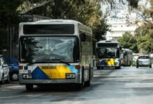 Άνδρας-φώναζε-και-έβριζε-σε-λεωφορείο-στο-Μαρούσι-κρατώντας-λάμες-από-ψαλίδι