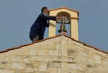Ιερόσυλος-στην-Κρήτη-γάζωσε-καμπαναριό-εκκλησίας,-η-αγανακτισμένη-ανάρτηση-του-ιερέα,-φωτογραφίες