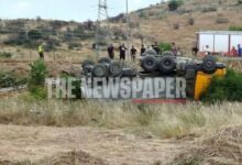 Φορτηγό-αναποδογύρισε-στην-Εθνική-Οδό-Βόλου-–-Λάρισας,-απεγκλωβίστηκε-ο-οδηγός,-δείτε-φωτογραφίες