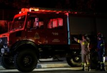 Αυτοκίνητο-έπεσε-σε-χαράδρα-80-μέτρων-στην-Εύβοια,-σώθηκε-από-θαύμα-ο-οδηγός