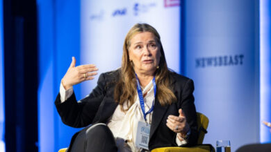 Ροκοφύλλου:-Η-διά-βίου-μάθηση,-στρατηγική-επιλογή-για-απασχόληση-και-κοινωνική-συνοχή