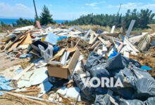 Τεράστιος-μπαζότοπος-μέσα-σε-δάσος-δίπλα-στη-γέφυρα-της-Ποτίδαιας,-αυξημένος-ο-κίνδυνος-πυρκαγιάς