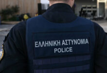 Λάρισα:-21χρονος-έστειλε-αστυνομικό-στο-νοσοκομείο-με-κουτουλιά-μέσα-στο-Αστυνομικό-Μέγαρο