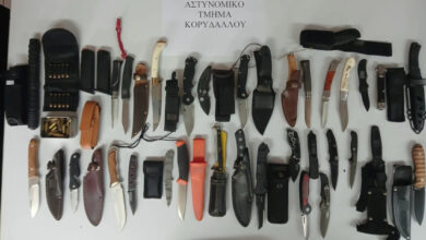 Συνελήφθη-52χρονος-στον-Κορυδαλλό-με-όπλα,-γεμιστήρες-και-μαχαίρια