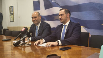 Παράδοση-παραλαβή-στο-Υπουργείο-Οικονομικών:-«Προτεραιότητα-οι-μειώσεις-φόρων»-είπε-ο-Μαρκόπουλος