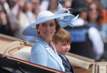 Κέιτ-Μίντλετον:-Εντυπωσιακή-στο-trooping-the-colour-για-τα-«δεύτερα-γενέθλια»-του-βασιλιά-Καρόλου