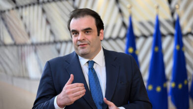 handelsblatt:-Η-στρατηγική-Πιερρακάκη-για-τις-πρόωρες-αποπληρωμές-χρέους-φέρνει-αποτελέσματα