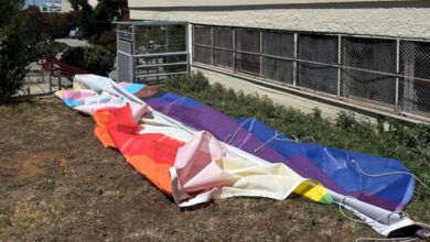 Θεσσαλονίκη:-Βανδάλισαν-την-σημαία-του-pride-στο-ΑΠΘ