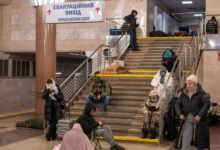 Ρωσική-πυραυλική-επίθεση-στο-Κίεβο-τα-ξημερώματα,-στα-καταφύγια-ο-κόσμος