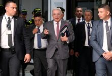 Έρευνα-σε-βάρος-του-πρώην-Κολομβιανού-προέδρου-Άλβαρο-Ουρίμπε-για-παραστρατιωτικές-σφαγές