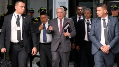 Έρευνα-σε-βάρος-του-πρώην-Κολομβιανού-προέδρου-Άλβαρο-Ουρίμπε-για-παραστρατιωτικές-σφαγές
