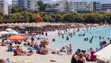 Γέμισαν-οι-παραλίες,-άγγιξε-τους-34-βαθμούς-η-θερμοκρασία-σε-Θεσσαλονίκη-και-Κομοτηνή