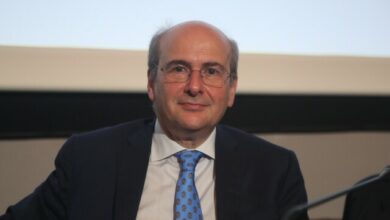 Χατζηδάκης:-Προχωράμε-μπροστά-με-ασφάλεια,-δεν-παίζουμε-με-την-πατρίδα-μας