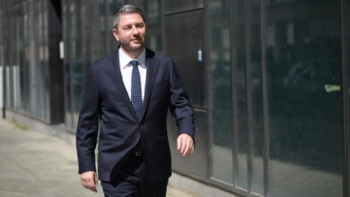 Τα-«απόνερα»-στο-ΠΑΣΟΚ-από-τις-μεταγραφές-στον-Τσίπρα-και-τα-σενάρια-για-τον-Δούκα