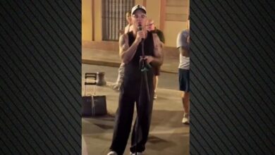 Ο-Ρόμπι-Γουίλιαμς-τραγούδησε-το-«angels»-δίπλα-σε-μουσικό-του-δρόμου-στη-Σεβίλλη,-δείτε-βίντεο