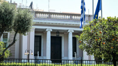 Βουβή-ενόχληση-στην-κυβέρνηση-για-το-δείπνο-των-τριών-βουλευτών-της-ΝΔ-με-τον-Σαμαρά