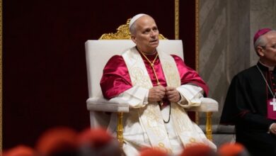 Το-Βατικανό-αφόρισε-έξι-λεφεβριανούς-κληρικούς-επειδή-«προχώρησαν-σε-σχισματική-πράξη»