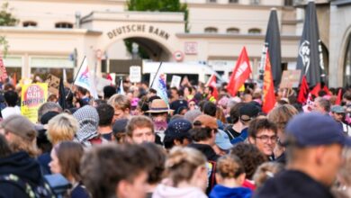 Γερμανία:-Μπλόκο-χιλιάδων-διαδηλωτών-στο-συνέδριο-του-ακροδεξιού-afd-στην-Ερφούρτη