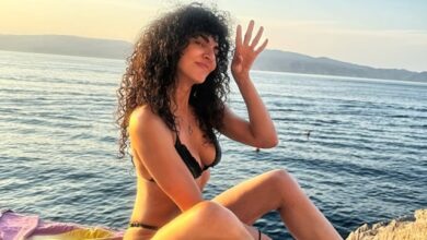 Το-άλμπουμ-της-Μαρίας-Σολωμού-από-την-Ύδρα-και-οι-λεζάντες-που-επέλεξε-για-κάθε-φωτογραφία