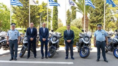 Δωρεά-15-μοτοσικλετών-στην-ΕΛΑΣ.-από-τους-Παναγιώτη-και-Γιώργο-Αγγελόπουλο