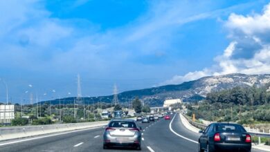 Μποτιλιάρισμα-στην-Αθηνών-Κορίνθου,-στο-ύψος-των-Μεγάρων,-λόγω-τροχαίου