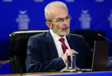 Μαύρος-(mrb):-o-tσίπρας-εμφανίζει-σταδιακή-αύξηση-αποδοχής,-η-Καρυστιανού-το-ανάποδο