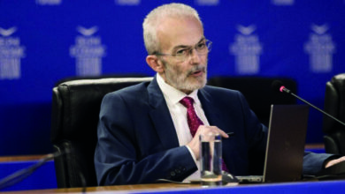 Μαύρος-(mrb):-o-tσίπρας-εμφανίζει-σταδιακή-αύξηση-αποδοχής,-η-Καρυστιανού-το-ανάποδο