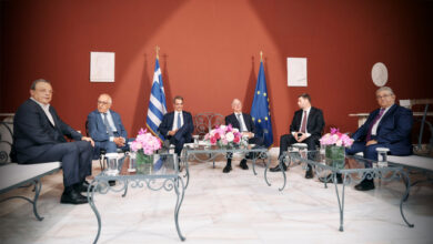 «Πυρετός»-για-τη-δεξίωση-για-την-Αποκατάσταση-της-Δημοκρατίας:-Ποιοι-πάνε-και-ποιοι-όχι