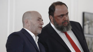 Λευκός-καπνός-στη-super-league:-Ο-Αλαφούζος-πρόεδρος-φέτος,-ο-Μαρινάκης-την-επόμενη-χρονιά