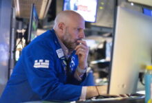 Τεχνολογικό-sell-off-στη-wall-street-–-ai,-πετρέλαιο-και-Ιράν-πίεσαν-τους-δείκτες
