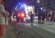 Σοβαρό-τροχαίο-στη-Λαμία,-δύο-μηχανάκια-συγκρούστηκαν-μεταξύ-τους,-διασωληνώθηκε-ένας-νεαρός