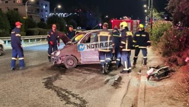 Σοβαρό-τροχαίο-στη-Λεωφόρο-Βουλιαγμένης,-ανατράπηκε-αυτοκίνητο-και-εγκλωβίστηκε-ο-οδηγός