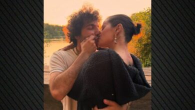 Η-Σελένα-Γκόμεζ-ανέβασε-φωτογραφία-που-φιλά-τον-Μπένι-Μπλάνκο-στο-στόμα