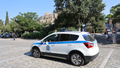 Επίθεση-στην-Ακρόπολη:-Προθεσμία-να-απολογηθεί-πήρε-ο-δράστης,-κρατούσε-μαχαίρι-26-εκατοστών