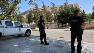 «Μεμονωμένο»-το-περιστατικό-στην-Ακρόπολη,-λέει-ο-ΕΟΤ-–-Εξιτήριο-σήμερα-για-τους-δύο-τουρίστες