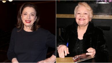 Το-αντίο-της-Χαρούλας-Αλεξίου-στη-Μαίρη-Λίντα:-Σώπασες-αηδόνι-μας,-μας-άφησες-θησαυρούς