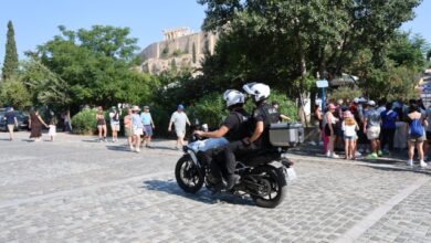 Προφυλακιστέος-ο-60χρονος-που-επιτέθηκε-με-μαχαίρι-σε-Αμερικανούς-τουρίστες-στην-Ακρόπολη