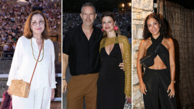 Ποιοι-επώνυμοι-έδωσαν-το-παρών-στην-«Ειρήνη»-του-Αριστοφάνη-στην-Επίδαυρο,-δείτε-φωτογραφίες