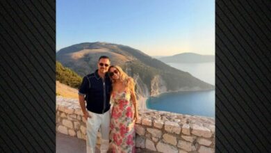 Ο-Γιώργος-Μπούσαλης-ανέβασε-φωτογραφία-αγκαλιά-με-την-Καλομοίρα-στην-Κεφαλονιά:-Σ’-αγαπώ,-έγραψε